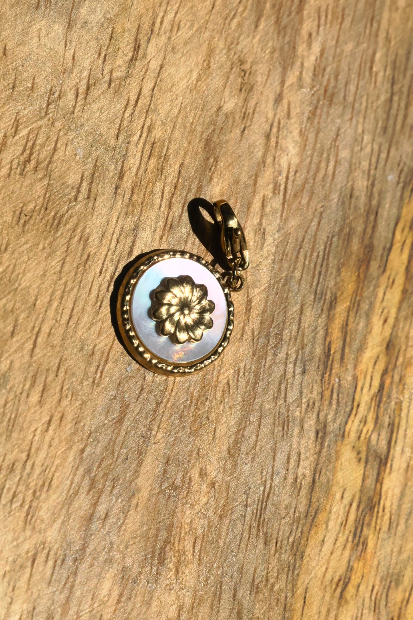Charms rose
